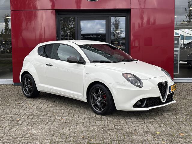 Alfa Romeo MITO TwinAir 105PK | 17" velgen | Carbon aankleding | parkeersensoren achter