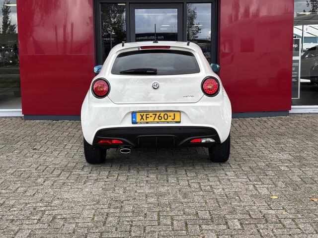 Alfa Romeo MITO TwinAir 105PK | 17" velgen | Carbon aankleding | parkeersensoren achter