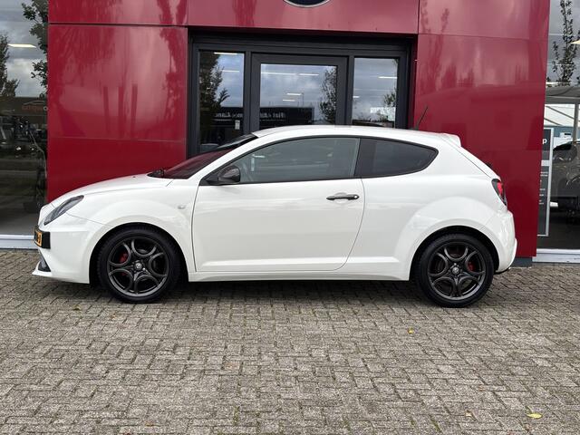 Alfa Romeo MITO TwinAir 105PK | 17" velgen | Carbon aankleding | parkeersensoren achter