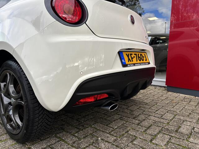 Alfa Romeo MITO TwinAir 105PK | 17" velgen | Carbon aankleding | parkeersensoren achter