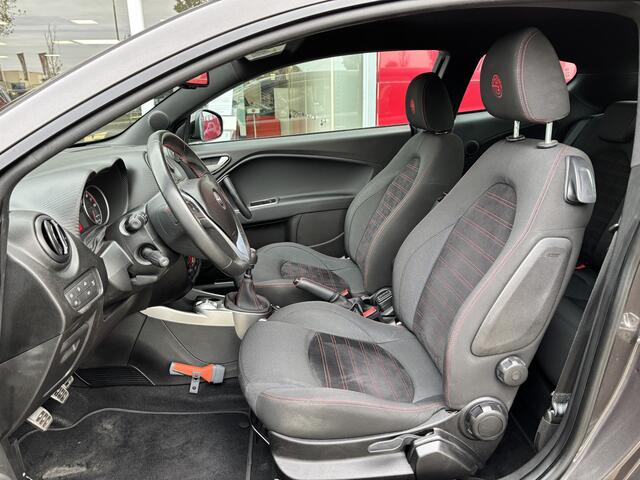 Alfa Romeo MITO TwinAir 105PK | 17" Inch | Navigatie | Climate en Cruise Control