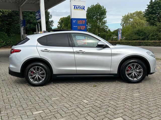 Alfa Romeo Stelvio 2.0 T AWD Sprint PANO | NAVI | KLIMA | BOVAG!