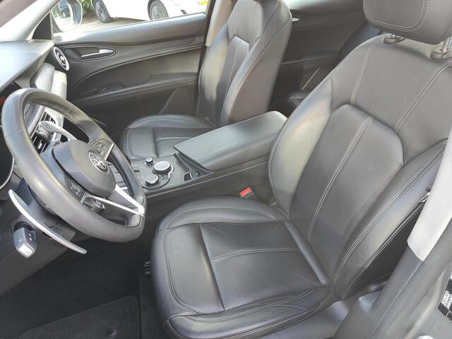 Alfa Romeo Stelvio 2.0 Turbo Aut. AWD Super | Schuif/Kantel dak | Trekhaak | Leder | Navi | Elek. Stoelen