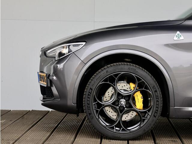Alfa Romeo Stelvio 2.9 V6 AWD Quadrifoglio | 510 PK | Pano | Stoelverwarming Achter | Xenon |