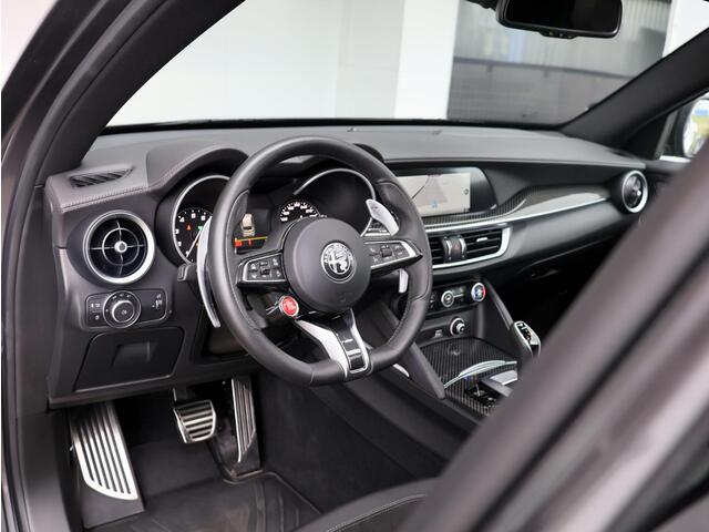 Alfa Romeo Stelvio 2.9 V6 AWD Quadrifoglio | 510 PK | Pano | Stoelverwarming Achter | Xenon |