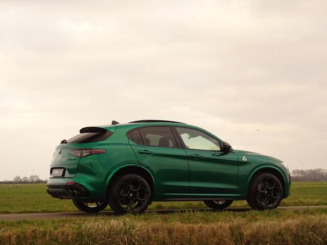 Alfa Romeo Stelvio 2.9 V6 AWD Q | Verde Montreal | Dak | Akra | BTW | 21inch | Bellissimo!