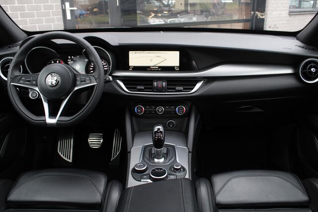 Alfa Romeo Stelvio 2.0 T AWD Special Edition / Panoramadak / Keyless / 20"
