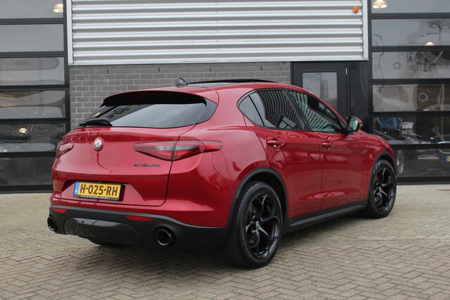 Alfa Romeo Stelvio 2.0 T AWD Special Edition / Panoramadak / Keyless / 20"