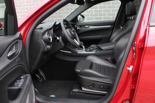 Alfa Romeo Stelvio 2.0 T AWD Special Edition / Panoramadak / Keyless / 20"
