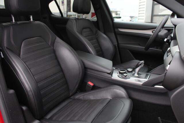 Alfa Romeo Stelvio 2.0 T AWD Special Edition / Panoramadak / Keyless / 20"