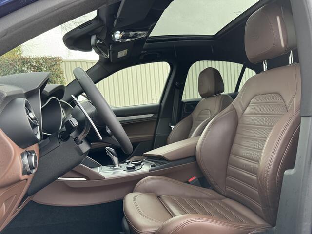 Alfa Romeo Stelvio 2.0 T AWD 280PK Veloce | Carplay | Customized | Schuifdak | Cognac Leer