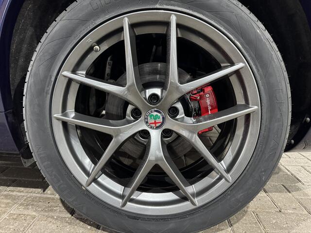 Alfa Romeo Stelvio 2.0 T AWD 280PK Veloce | Carplay | Customized | Schuifdak | Cognac Leer