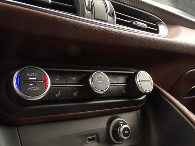 Alfa Romeo Stelvio 2.0 T AWD 280PK Veloce | Carplay | Customized | Schuifdak | Cognac Leer