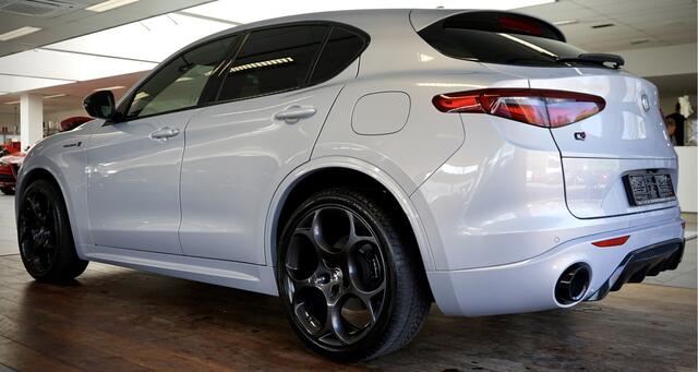 Alfa Romeo Stelvio 2.0 T AWD Veloce Ti Perla Moonlight,