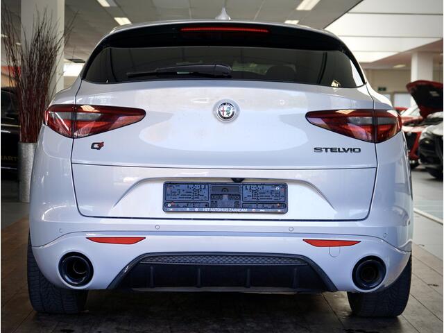 Alfa Romeo Stelvio 2.0 T AWD Veloce Ti Perla Moonlight,