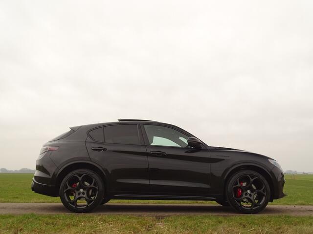 Alfa Romeo Stelvio 2.0 T GME AWD Competizione | H+K | Schuifdak | 21" | BTW! | Uniek!