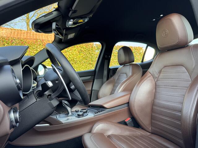 Alfa Romeo Stelvio 2.2d AWD Veloce | Carplay | Zw. Hemel | Sportst. | Camera | Elek.st | 20" |