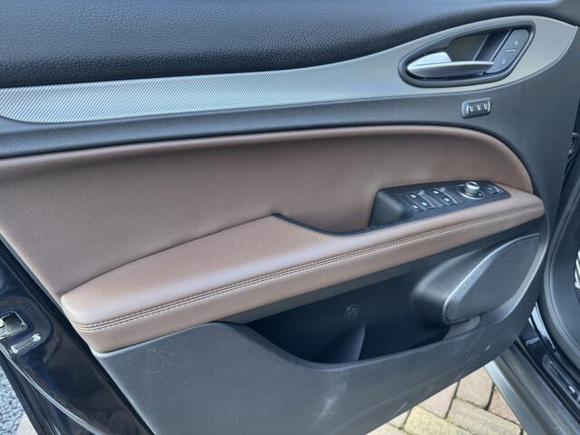 Alfa Romeo Stelvio 2.2d AWD Veloce | Carplay | Zw. Hemel | Sportst. | Camera | Elek.st | 20" |