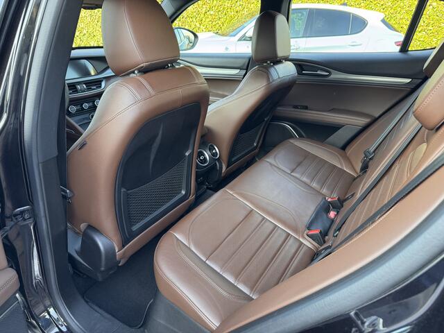 Alfa Romeo Stelvio 2.2d AWD Veloce | Carplay | Zw. Hemel | Sportst. | Camera | Elek.st | 20" |