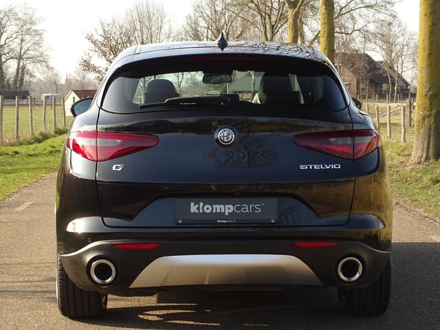 Alfa Romeo Stelvio 2.2d AWD Veloce | Carplay | Zw. Hemel | Sportst. | Camera | Elek.st | 20" |