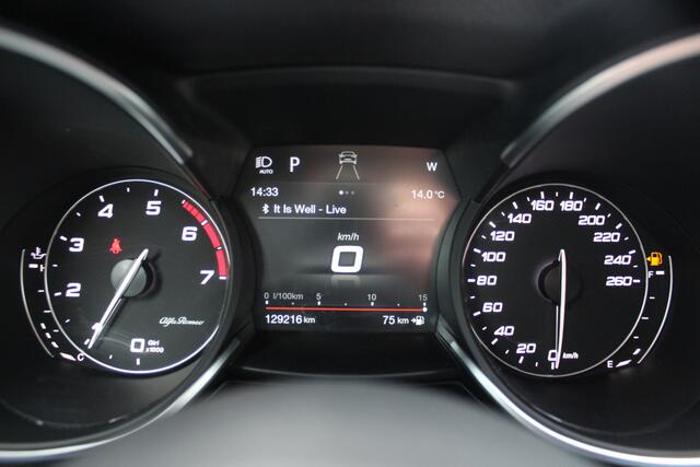 Alfa Romeo Stelvio 2.0 T Q4 AWD First Edition - 280 PK - LEDER - NAVIGATIE - CAMERA - KEYLESS -