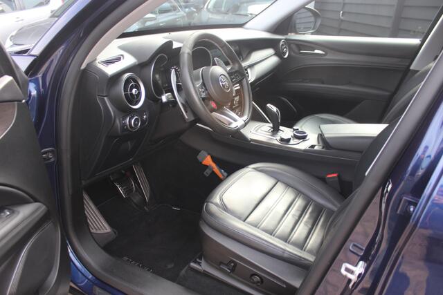 Alfa Romeo Stelvio 2.0 T Q4 AWD First Edition - 280 PK - LEDER - NAVIGATIE - CAMERA - KEYLESS -