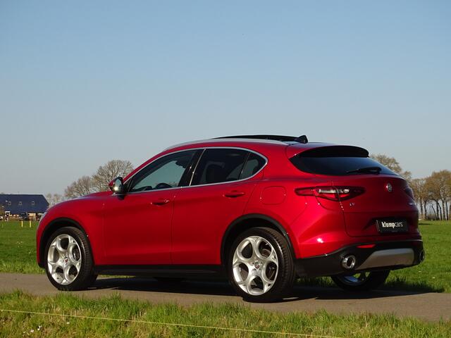 Alfa Romeo Stelvio 2.0 T AWD 6C Villa d'Este | BTW | Uniek | Schuifdak | H+K | Lederdash | Uniek!