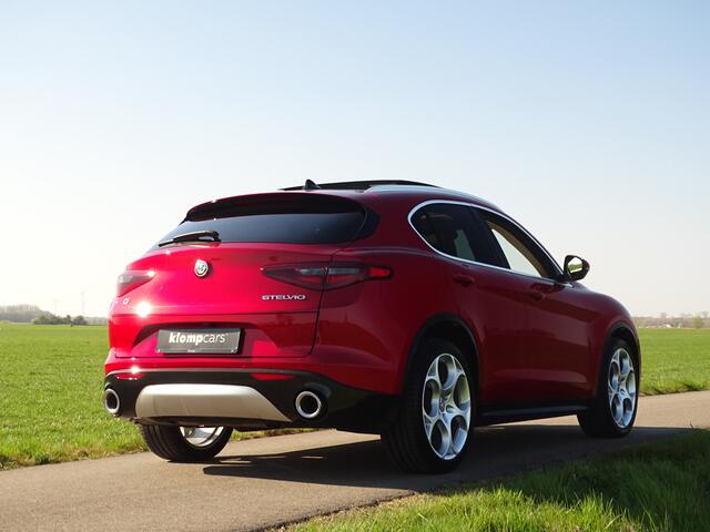 Alfa Romeo Stelvio 2.0 T AWD 6C Villa d'Este | BTW | Uniek | Schuifdak | H+K | Lederdash | Uniek!