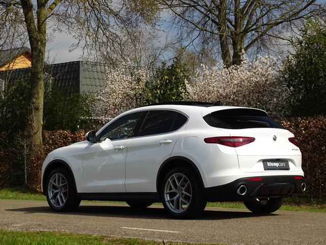 Alfa Romeo Stelvio 2.0 T AWD Parelmoer | Schuifdak | 280PK | Flippers | TI-difusser | Keyless Entry