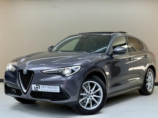 Alfa Romeo Stelvio 2.0 T AWD Super, 280pk, 2017, 2de eigenaar, Paroramadak, Sportstoelen, Stoelverwarming, Trekhaak, Cruise control, Climate control, Ledere bekleding,