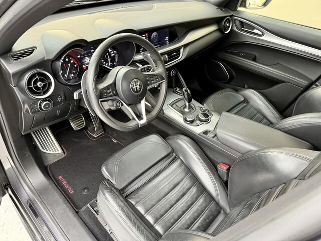 Alfa Romeo Stelvio 2.0 T AWD Super, 280pk, 2017, 2de eigenaar, Paroramadak, Sportstoelen, Stoelverwarming, Trekhaak, Cruise control, Climate control, Ledere bekleding,