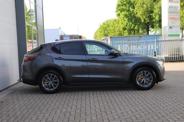 Alfa Romeo Stelvio 2.2D SUPER/APPLECARPLAY/AD.CRUISE/KEYLESS/LANE.ASSIST