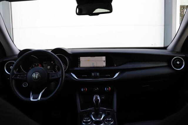 Alfa Romeo Stelvio 2.2D SUPER/APPLECARPLAY/AD.CRUISE/KEYLESS/LANE.ASSIST