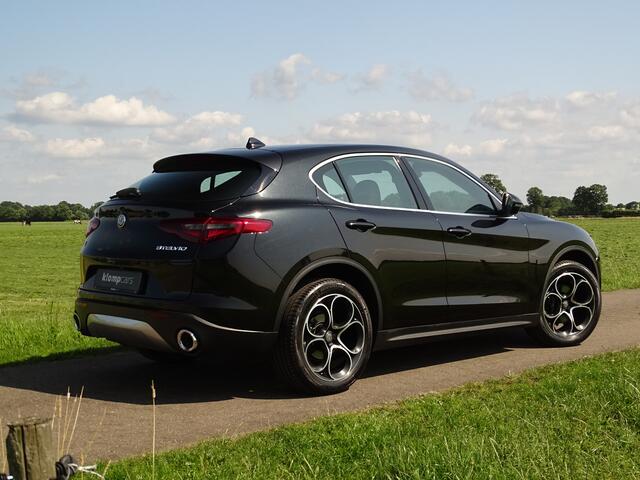 Alfa Romeo Stelvio 2.2d AWD Veloce | Carplay | Zw. Hemel | Sportst. | Camera | Elek.st | 20" |