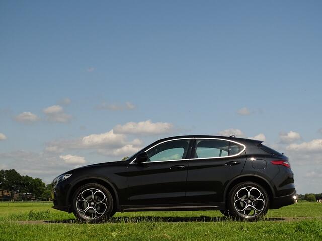 Alfa Romeo Stelvio 2.2d AWD Veloce | Carplay | Zw. Hemel | Sportst. | Camera | Elek.st | 20" |