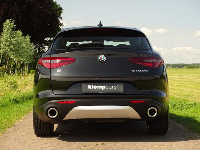 Alfa Romeo Stelvio 2.2d AWD Veloce | Carplay | Zw. Hemel | Sportst. | Camera | Elek.st | 20" |