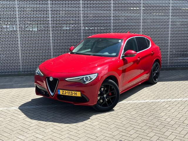 Alfa Romeo Stelvio 2.0 T AWD First Edition Leder interieur | Navigatie | verwarmbare en elek. verstelbare stoelen |