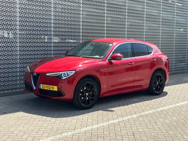 Alfa Romeo Stelvio 2.0 T AWD First Edition Leder interieur | Navigatie | verwarmbare en elek. verstelbare stoelen |