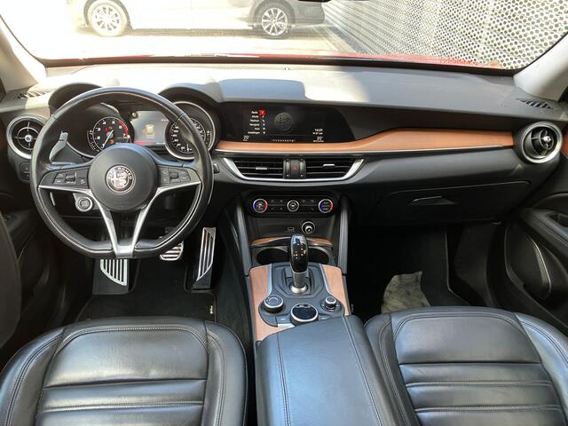 Alfa Romeo Stelvio 2.0 T AWD First Edition Leder interieur | Navigatie | verwarmbare en elek. verstelbare stoelen |