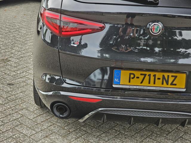 Alfa Romeo Stelvio 2.0 T AWD Veloce / ADAPT CRUISE / PANO / H&K /