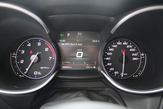 Alfa Romeo Stelvio 2.0 T AWD B-Tech - 280PK - HALF LEDER - CARPLAY - CAMERA - 20 INCH -