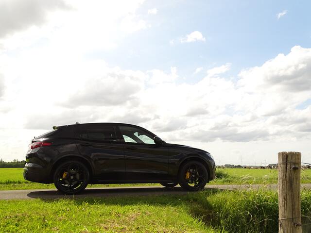 Alfa Romeo Stelvio 2.0 T AWD Veloce | Ad.Onderstel | Schuifdak | Trekh. | TI-dif. | 21 inch | Ad.Cruise | Giallo