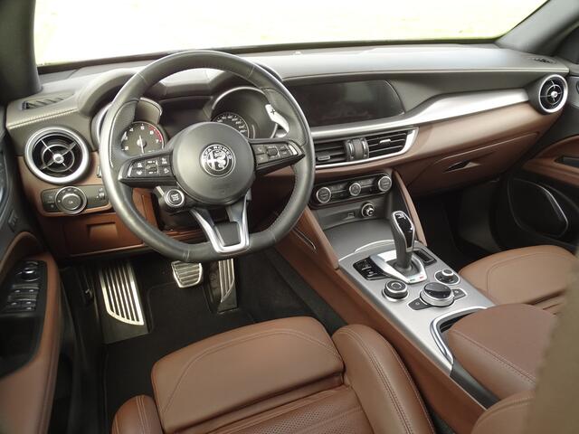 Alfa Romeo Stelvio 2.0 T AWD Veloce | BTW | Carplay | Trkhk | Lerendash | Flippers | Camera