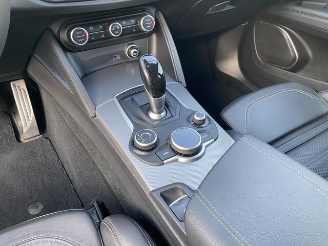 Alfa Romeo Stelvio 2.0 T AWD Veloce.st. | 310PK | All-Black | Sportped. | Memory | Camera | Stoelverw.