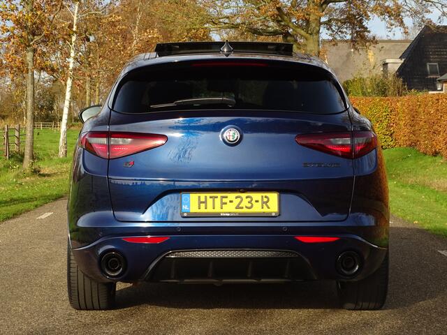 Alfa Romeo Stelvio 2.0 T AWD 310PK Veloce | Carplay | Customized | Schuifdak | Cognac Leer | Squadra