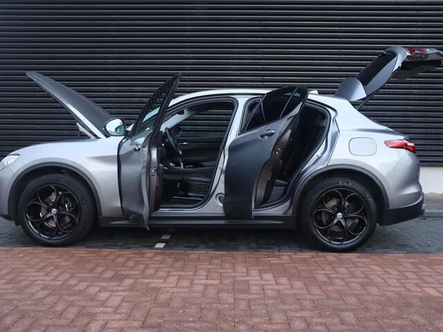 Alfa Romeo Stelvio 2.0 T AWD Super Q4 | Clima | Cruise | Carplay/Android | Half leder | Navi | Memory | PDC + Camera |