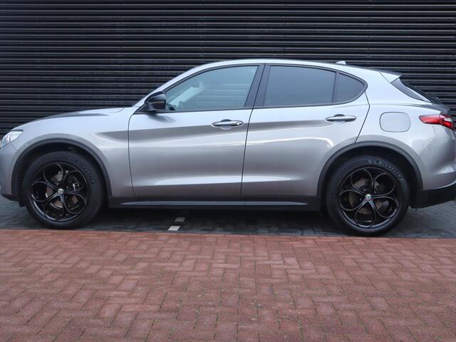 Alfa Romeo Stelvio 2.0 T AWD Super Q4 | Clima | Cruise | Carplay/Android | Half leder | Navi | Memory | PDC + Camera |