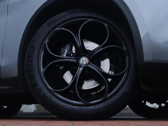 Alfa Romeo Stelvio 2.0 T AWD Super Q4 | Clima | Cruise | Carplay/Android | Half leder | Navi | Memory | PDC + Camera |