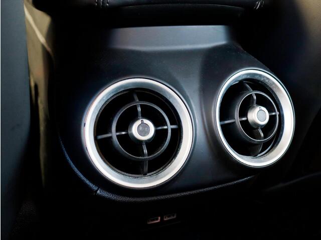 Alfa Romeo Stelvio 2.0 T AWD First Edition | Schakelflippers | Memory | Stoel & stuur verwarming |