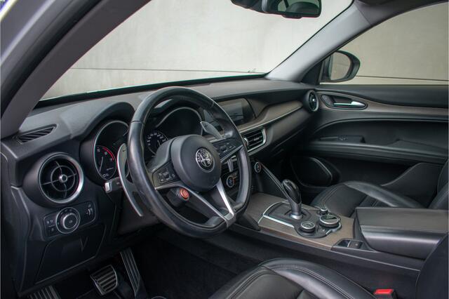 Alfa Romeo Stelvio 2.0 T AWD First Edition Pano-20"-Trekhaak-Keyless-Camera-Leer